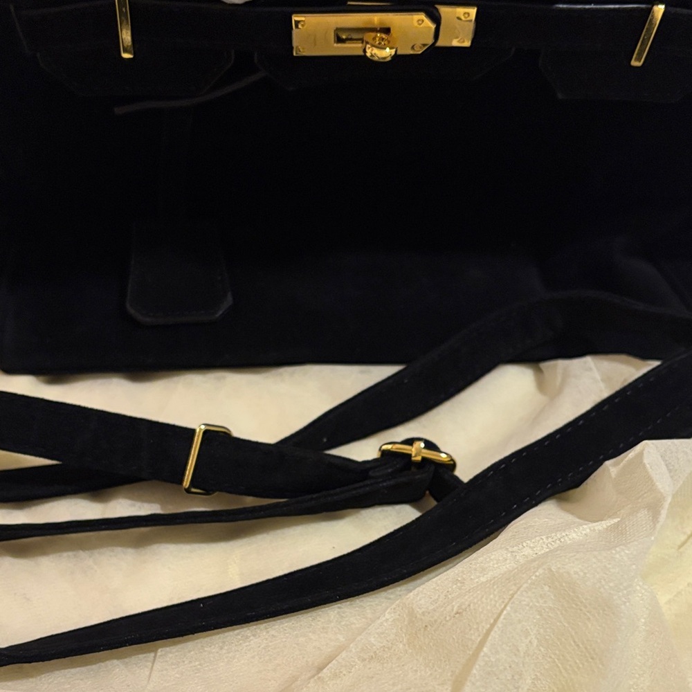 Luxury inspired Black Handbag - Picture 3 of 3